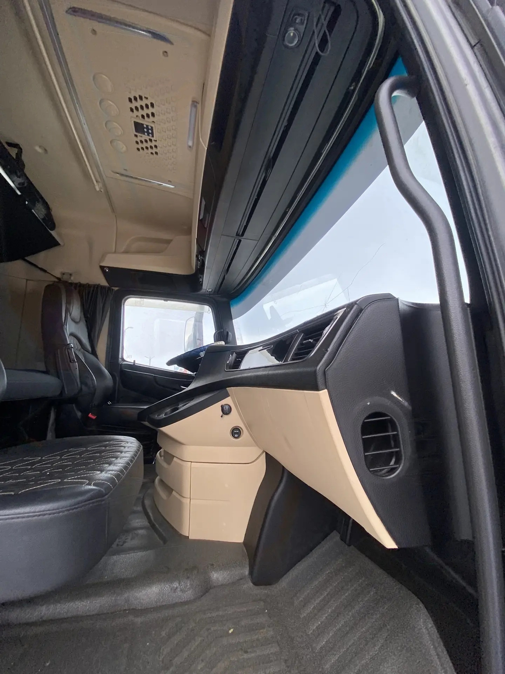 Foton AUMAN Galaxy 6x4 Седельный тягач BJ4259Y6DHL-12 (Дизельный, 12,9 л, 579 л.с., АТ)
