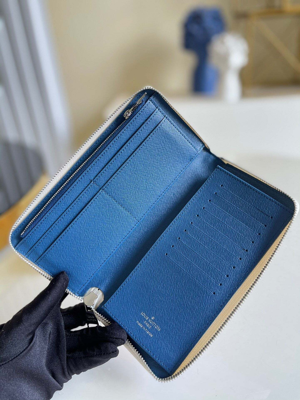 Louis Vuitton Zippy Vertical Wallet