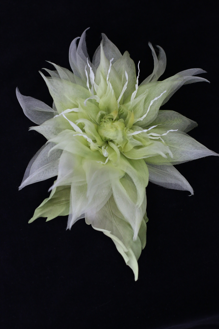 Брошь из натурального шелка - Георгин Лайм