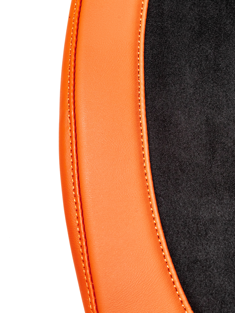 Чехлы Люкс DAF XF 106 (экокожа, оранжевый, черная вставка)