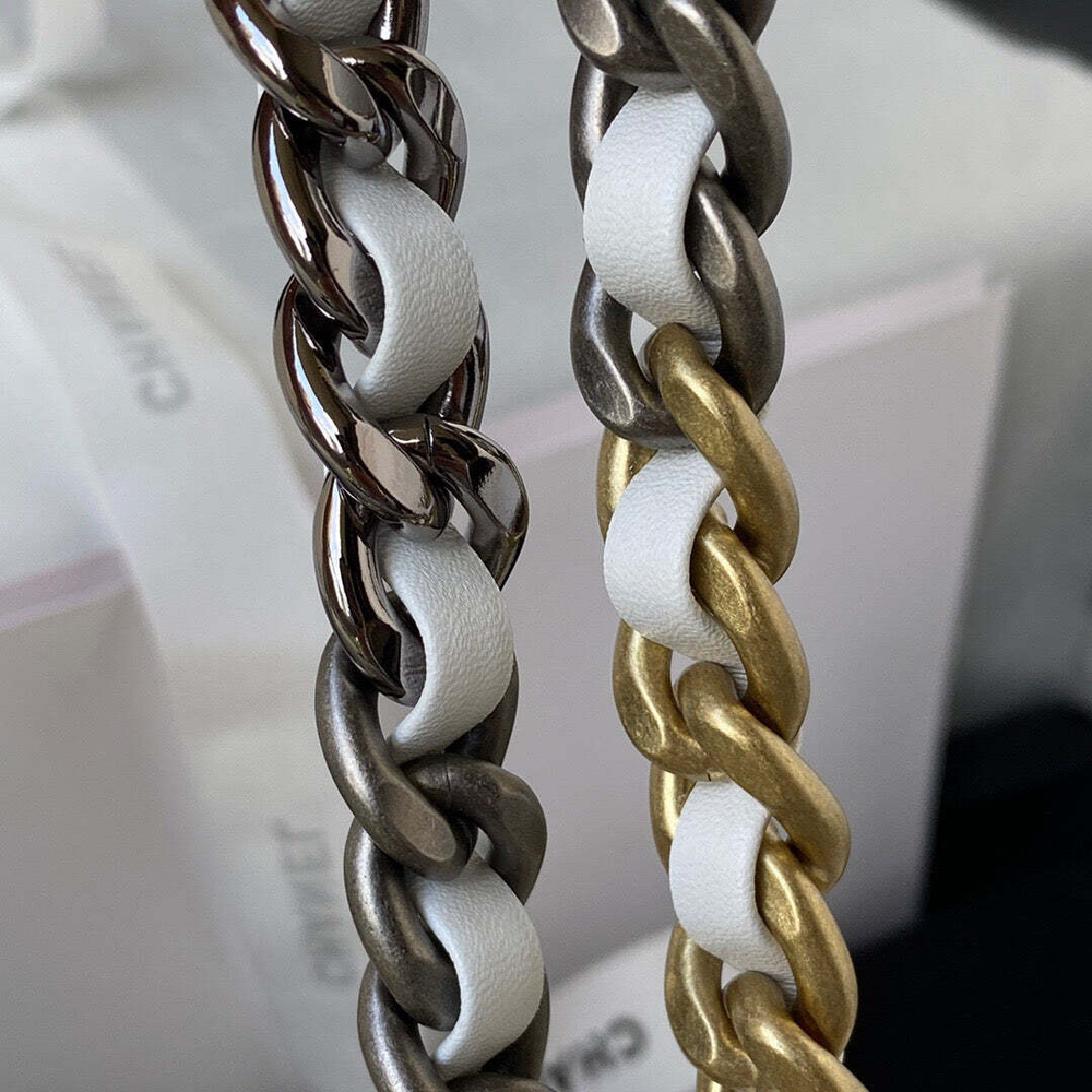Chanel 19 26 cm