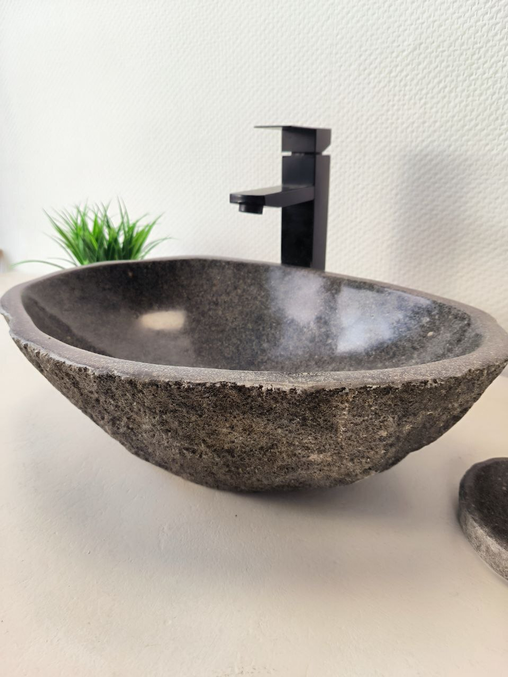Раковина из речного камня RS-65986 46х33х14 из натурального камня