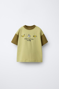 ZARA ФУТБОЛКА С КОНТРАСТНЫМИ РУКАВАМИ И ПРИНТОМ, ХАКИ