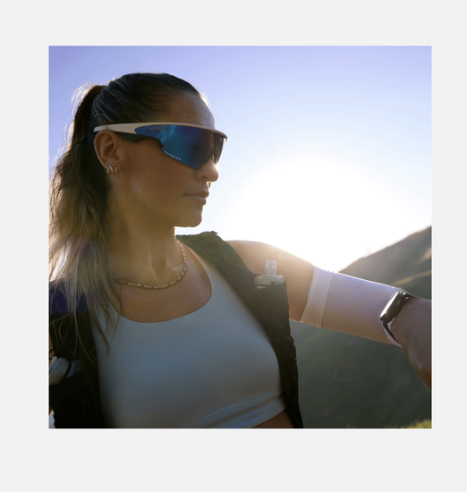 Очки с искусственным интеллектом Oakley Meta Vanguard, Prizm Sapphire Lenses, Белая Рамка