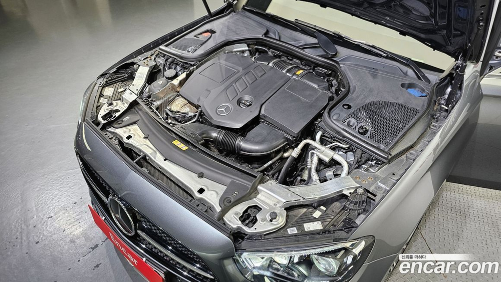 Mercedes-Benz E-Class W213 E220d 4MATIC AMG Line (08.2021)