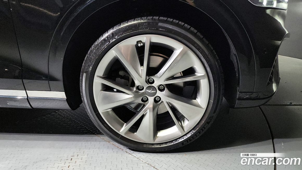 Genesis GV70 2.5T Бензин 2WD (05.2021)