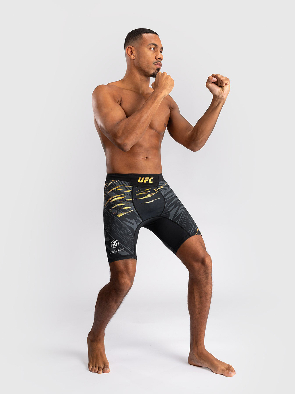 Компрессионные шорты UFC Fusion by Venum Authentic Fight Night Black/Gold