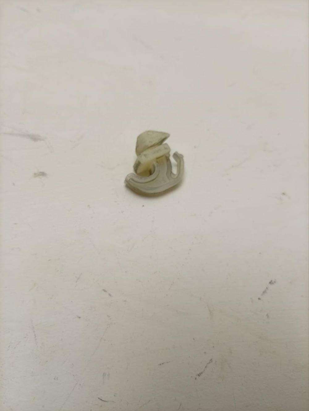 S1WTF3002A кт14 Фиксатор передней металлической панели стиральной машины Bosch Siemens б/у