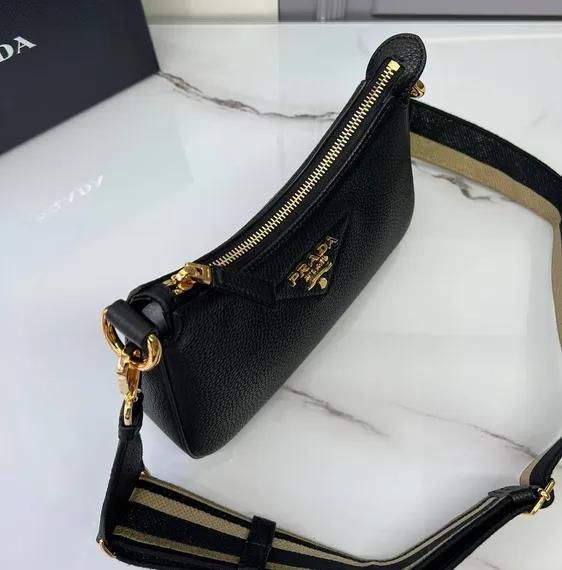 Сумка через плечо Prada черный