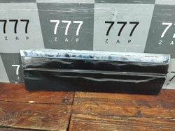 Накладка двери задней правой VW Touareg 3 18-нв Б/У Оригинал 760854950F