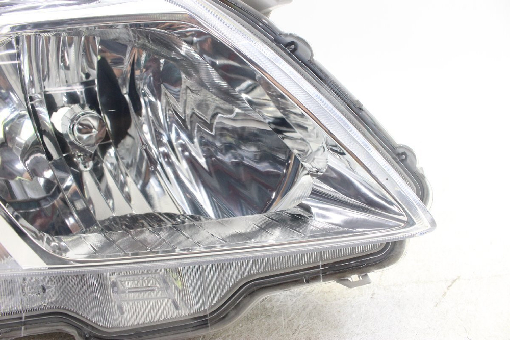 фара правая Toyota Premio  ZRT260 NZT260 20-444