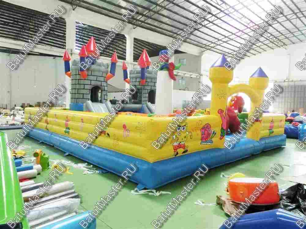 Большой надувной батут "Средневековье" 20*20*5 м