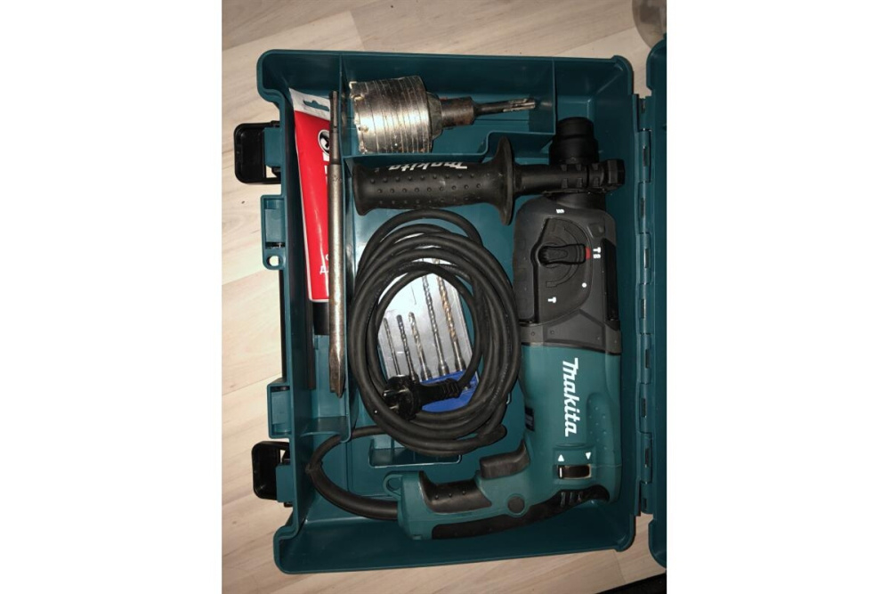 Перфоратор,SDS+,780Вт,3реж,2.7Дж,0-4500у\м,2.6кг,чем,+ набор буров D-00795 Makita HR2470X15