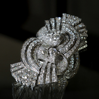 Брошь с бриллиантами