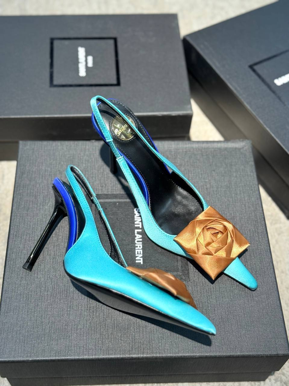 Босоножки Yves Saint Laurent