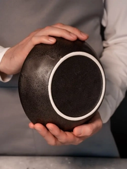 Набор из 2 тарелок мятый фарфор черная глубокая