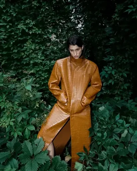 Пальто из экокожи под рептилию