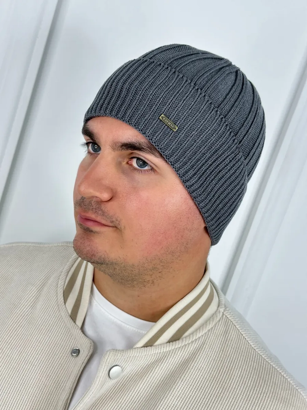 шапка вязаная теплая с отворотом стильная