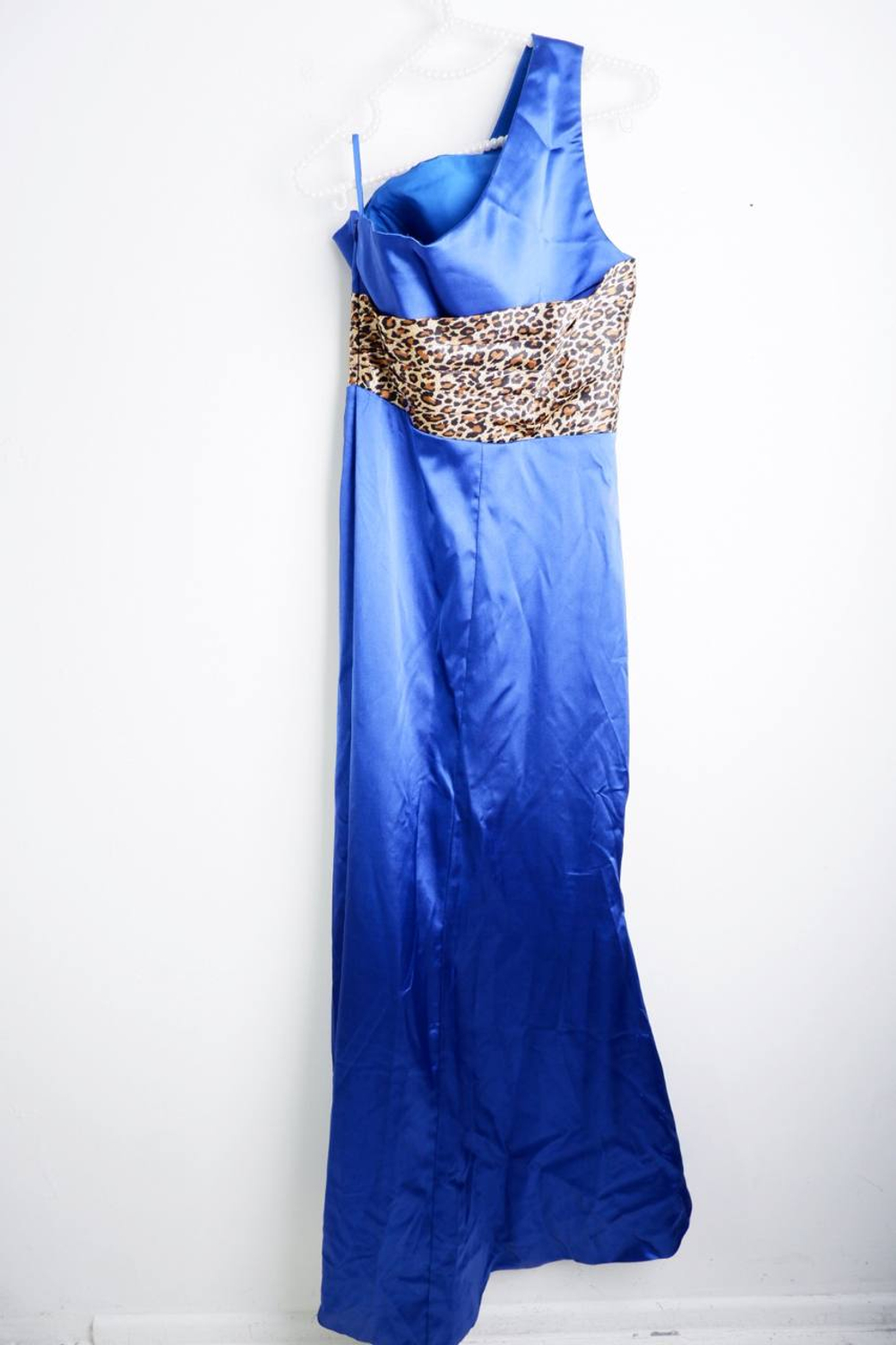 Платье вечернее, визуально на 42 размер, новое