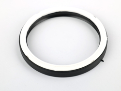 Сальник 142х168х15-2.2 а/м КАМАЗ-ЕВРО задней ступицы, чёрный с пружиной, с пласт. обоймой, NBR (Балаково)