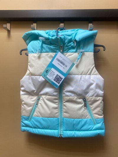 Жилетка "Спорт" светлая бирюза на синтепоне с капюшоном на рост 98,104,110 см