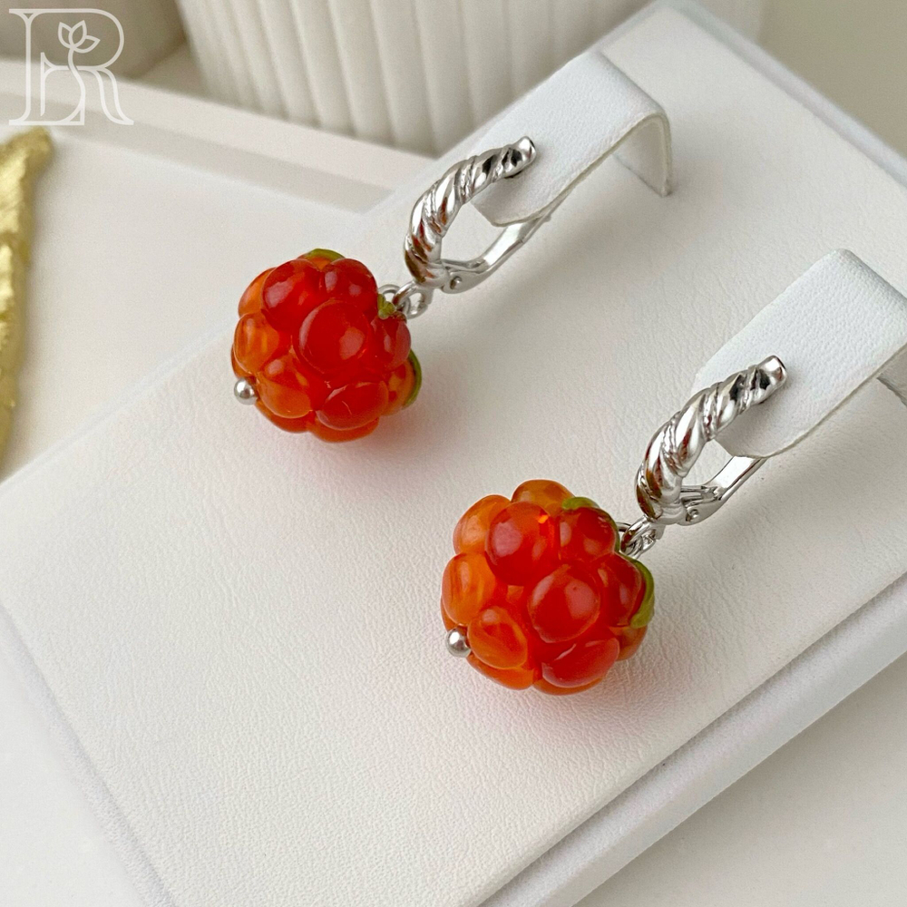 LEFIREL' Серьги серебряные женские "Морошка" с бусинами из муранского стекла / ювелирные украшения из родированного серебра 925
