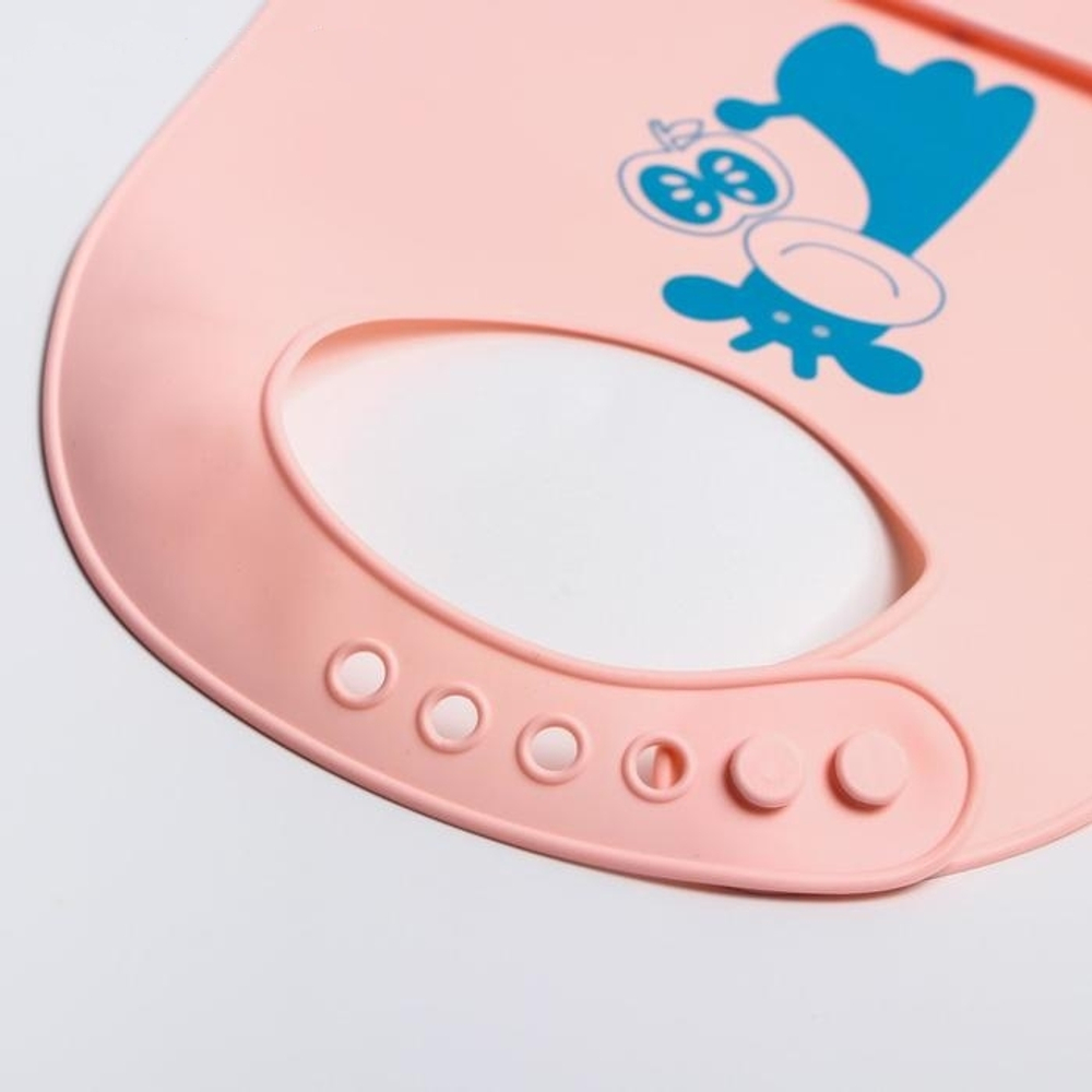 4601160 Нагрудник детский силиконовый "Жираф", цвет розовый