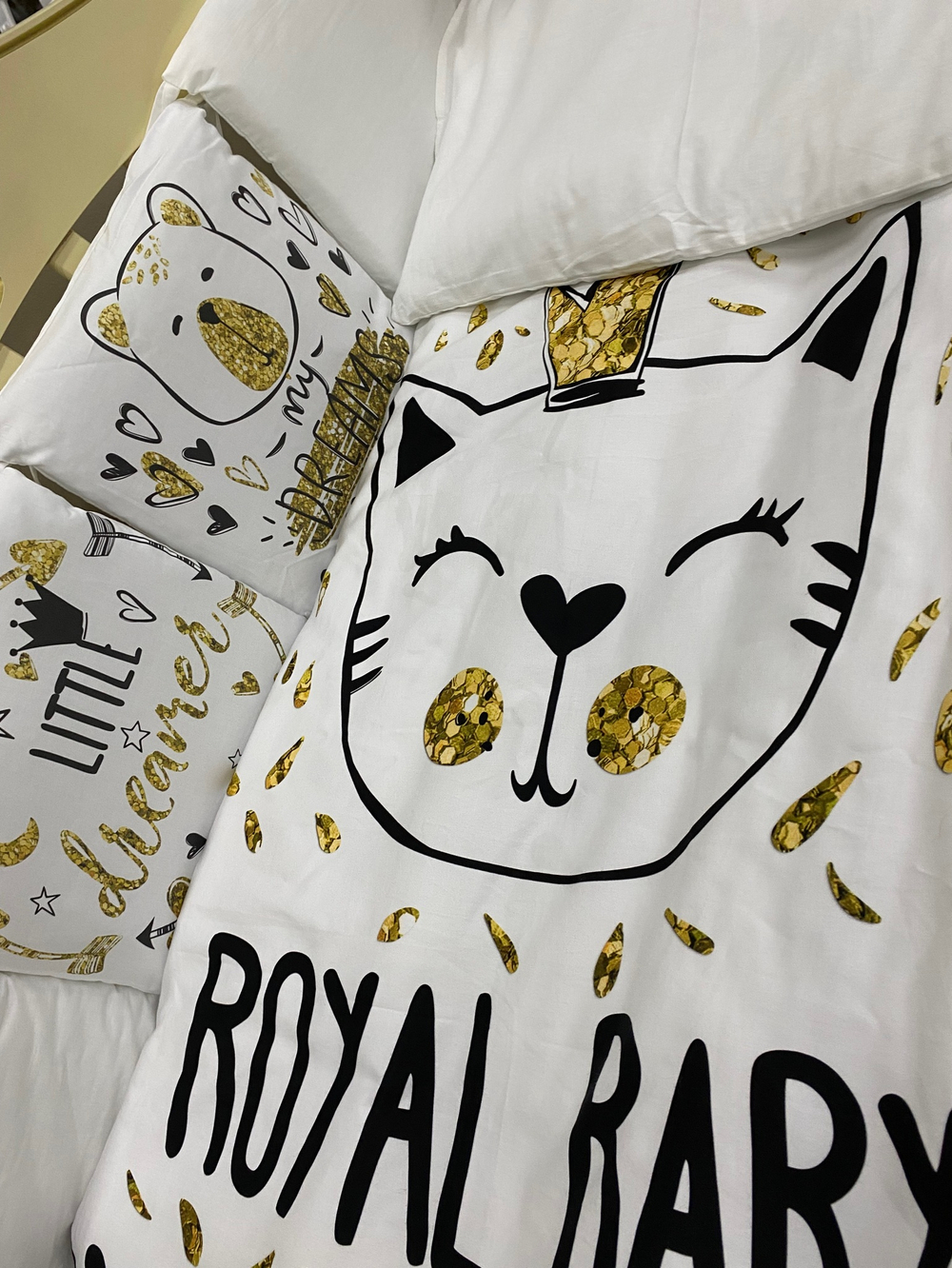 Комплект в кроватку 6-ти предметный (подушечки 17 предметов) "Детская история", КОШКА В КОРОНЕ сатин