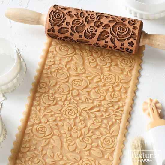 Малая скалка с узором Букет роз