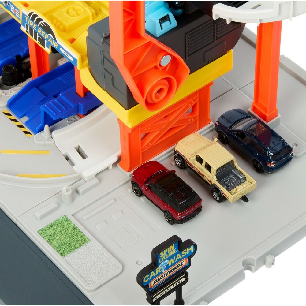 Matchbox - Турбо Циклон автомойка + игрушечная машинка JGB68