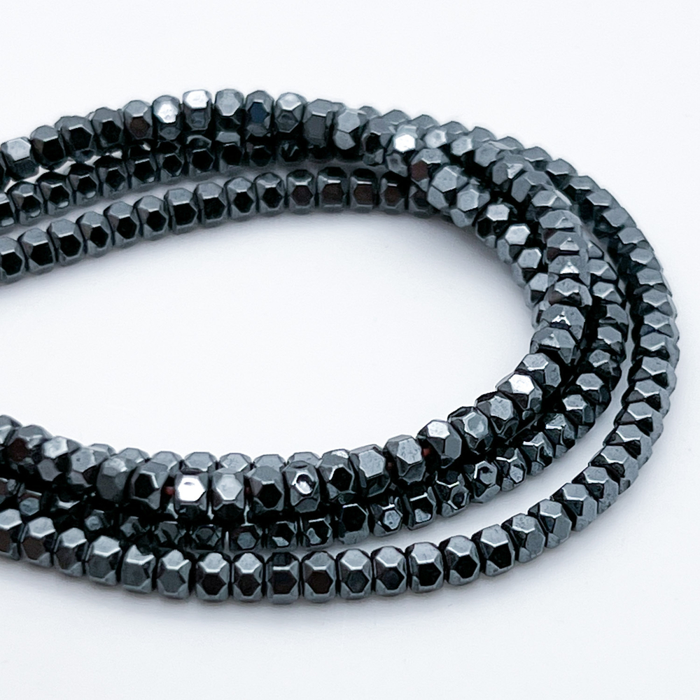 Гематит (имитация), цвет черный, размер около 2*3 мм, цена за нить 38 см
