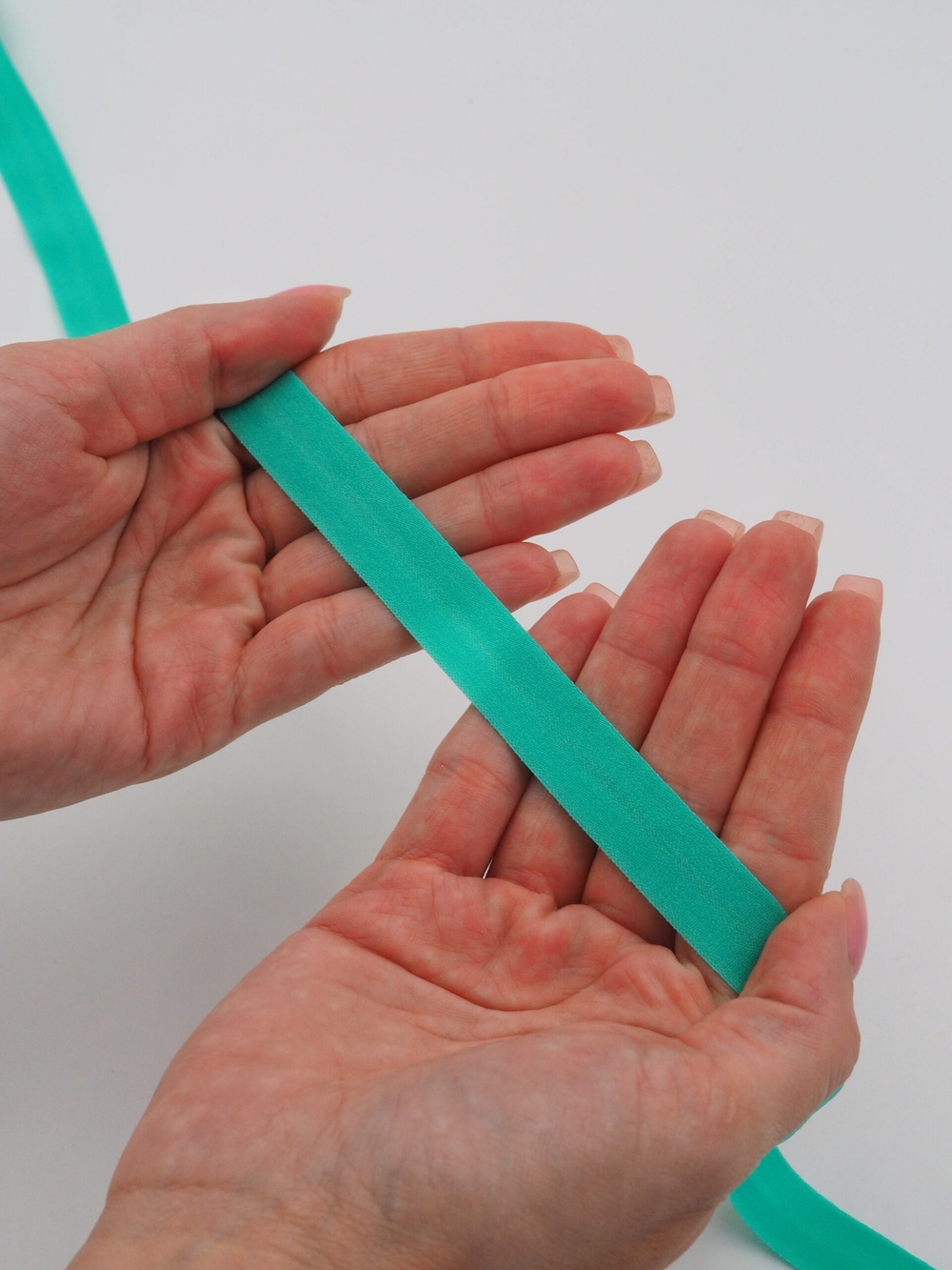 Бейка эластичная ментоловая матовая ширина 15 мм