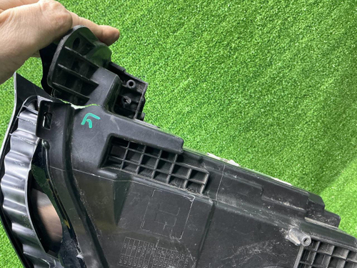 Битая Фара правая LR Discovery Sport (19-нв) LED