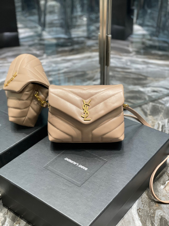 Saint Laurent Loulou 20 cm