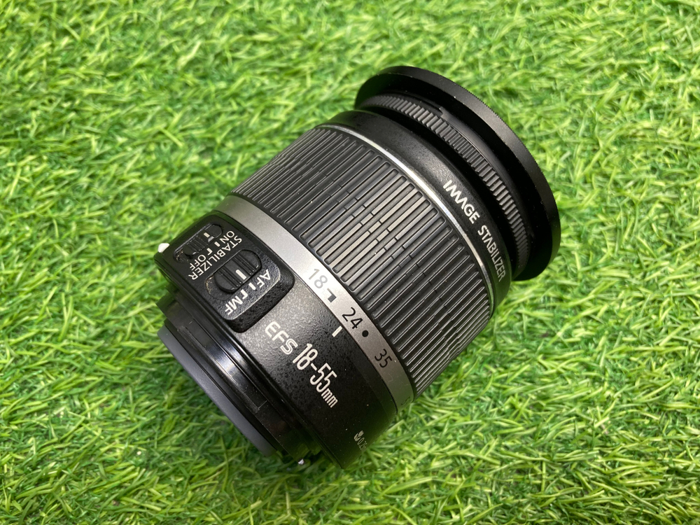 Canon 550D kit 18-55mm 3.5-5.6 IS 40.000 кадров