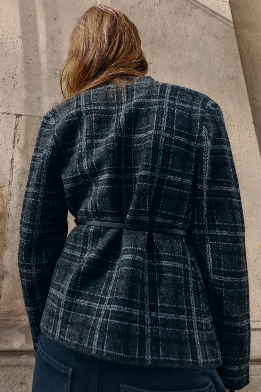 ZARA ТРИКОТАЖНЫЙ КАРДИГАН В КЛЕТКУ С ПОЯСОМ, СЕРЫЙ