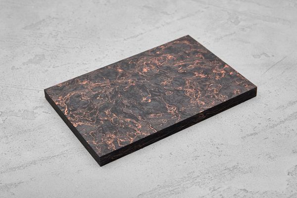 Карбон хаотичный, плашка 130x85x8мм, с медной пудрой