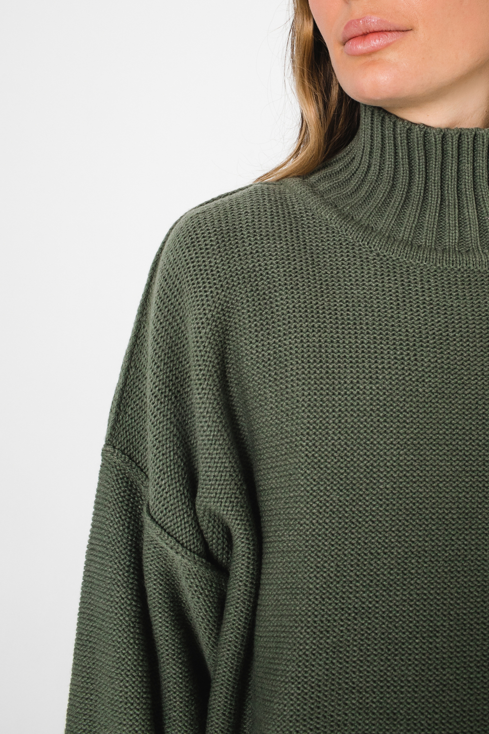СВИТЕР SWEATER