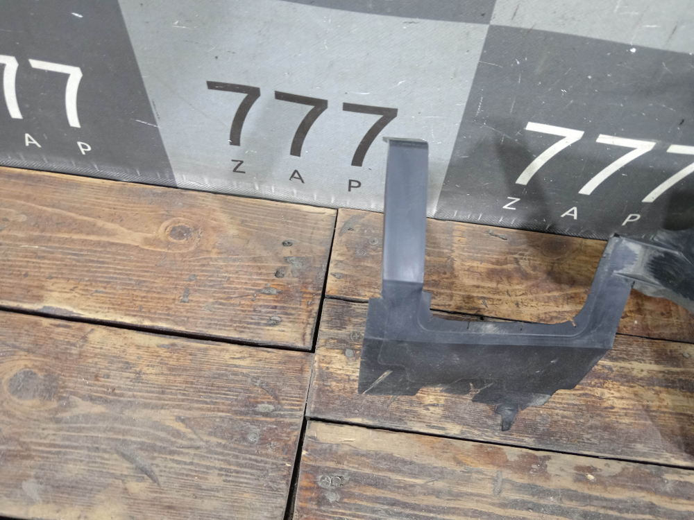 Дефлектор радиатора левый Chery Tiggo 8 Pro 21-нв Б/У Оригинал 302000902AA