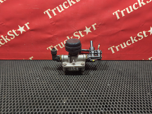 Клапан ускорительный