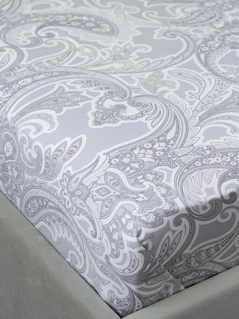 Простынь 240 серая сатин