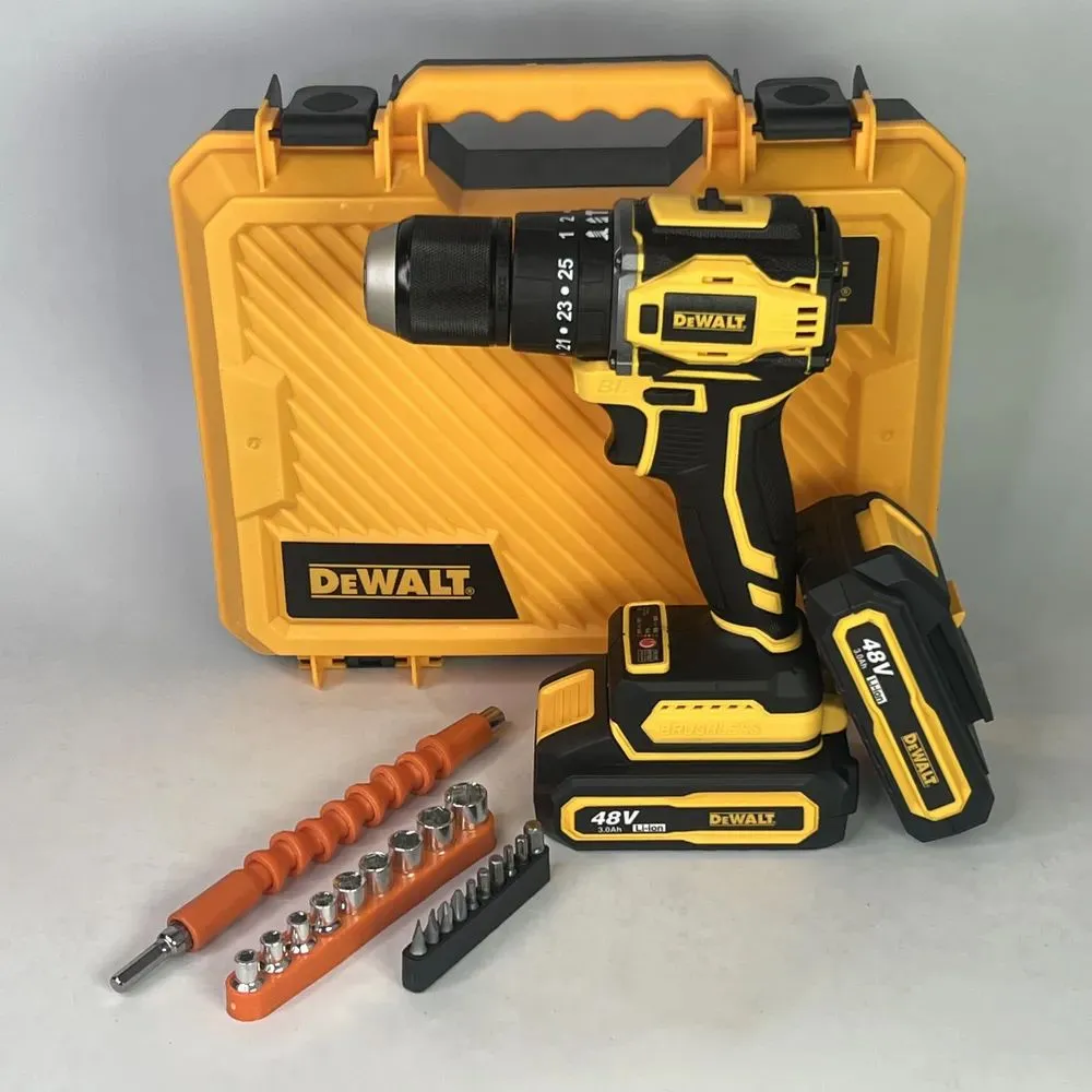 DeWalt Шуруповерт аккумуляторный бесщеточный с набором бит 80Nm, 48В, 2 АКБ