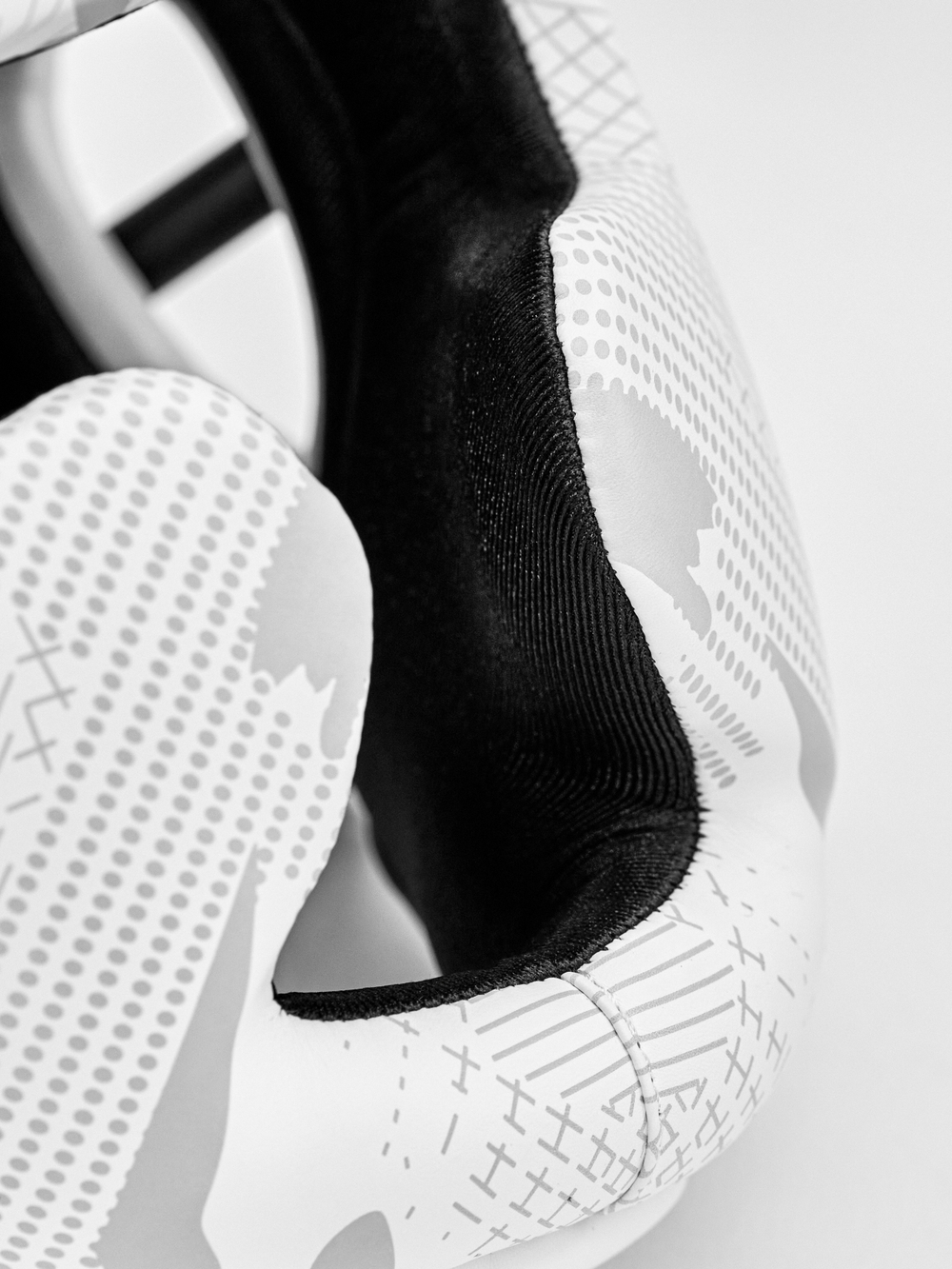Шлем для бокса Tomorrow Star Fury White Black