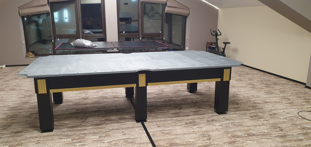 Бильярдный стол "Барон III" 10 ф, ясень сосна, в интерьере бильярдной покупателя. Апрель 2026.