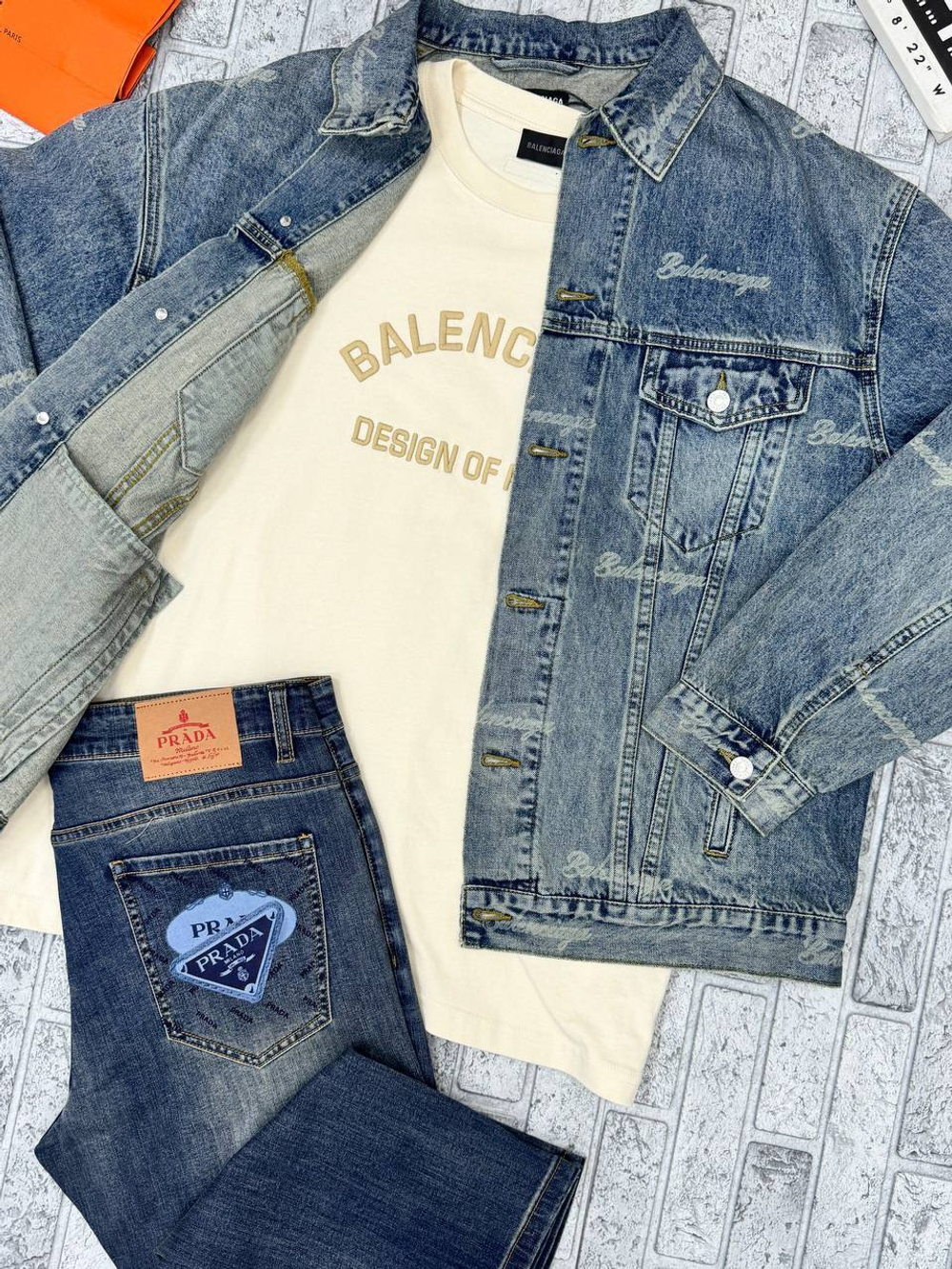 Футболка Balenciaga