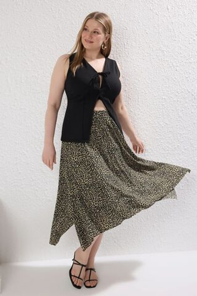 Асимметричная трикотажная юбка больших размеров с леопардовым принтом цвета хаки TBBSS22ET0253