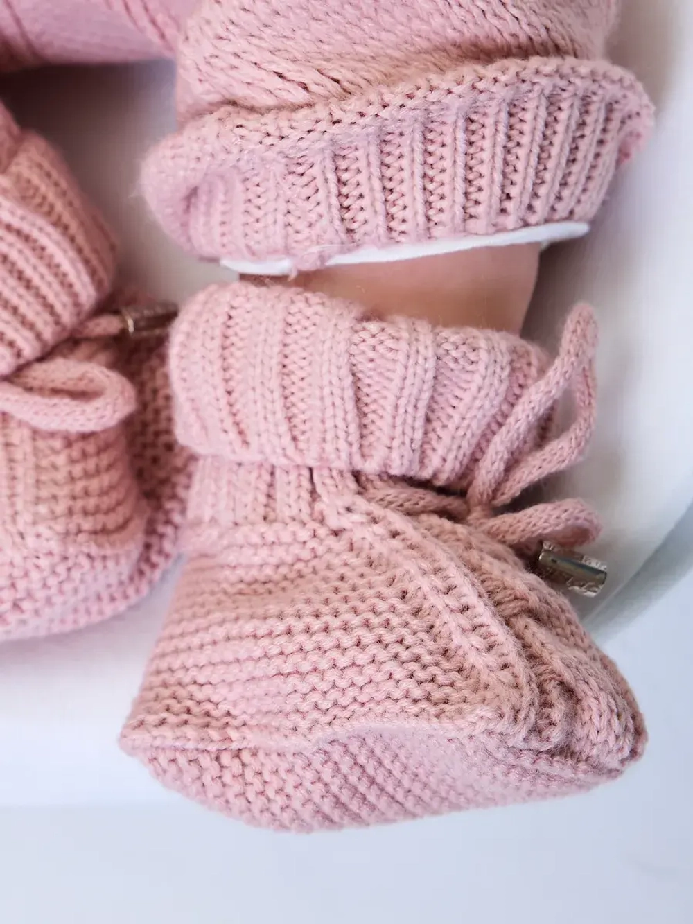 Конверт на выписку для новорожденных вязаный