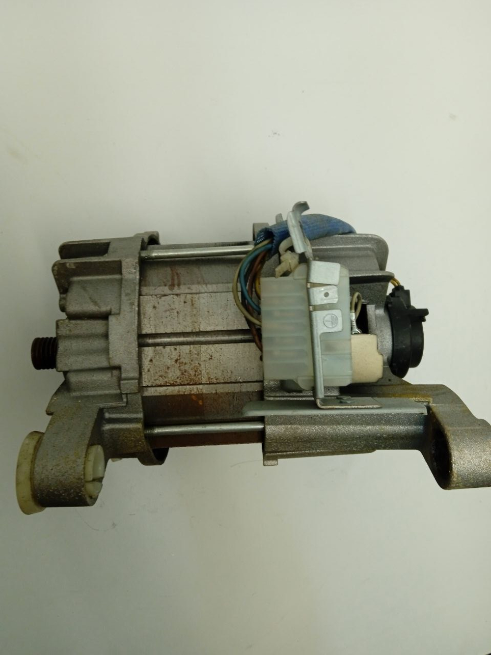 WFO2042OE кт1 Электродвигатель для стиральной машины Bosch 144797 б/у 6 контактов