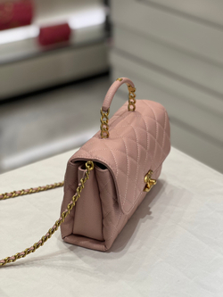 Chanel Carry Me 22 cm
