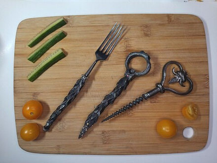 Столовые принадлежности